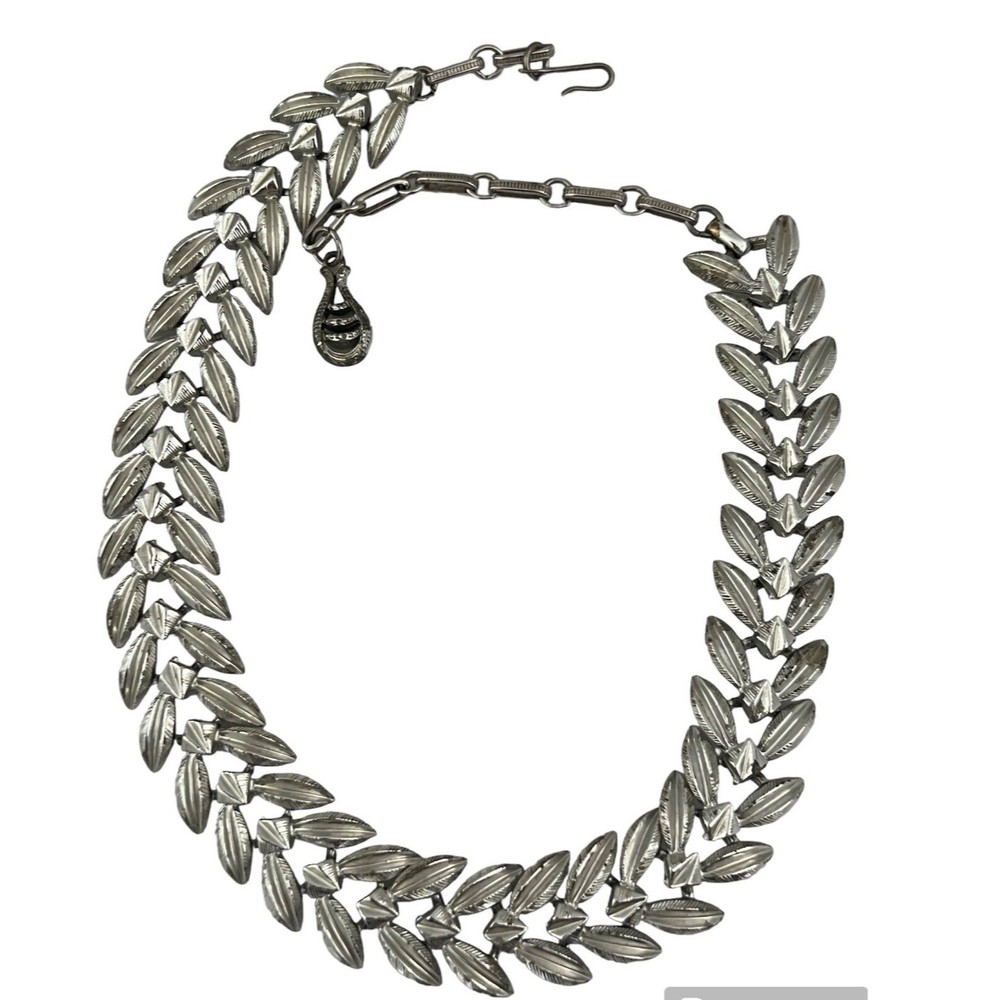 VINTAGE Coro Necklace Choker Collar Silver Tone Leaf Chain Link  Signed 17"
